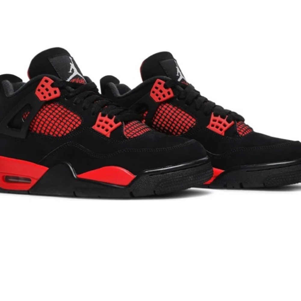 Gradeschool Red Thunder Jordan Retro 4s